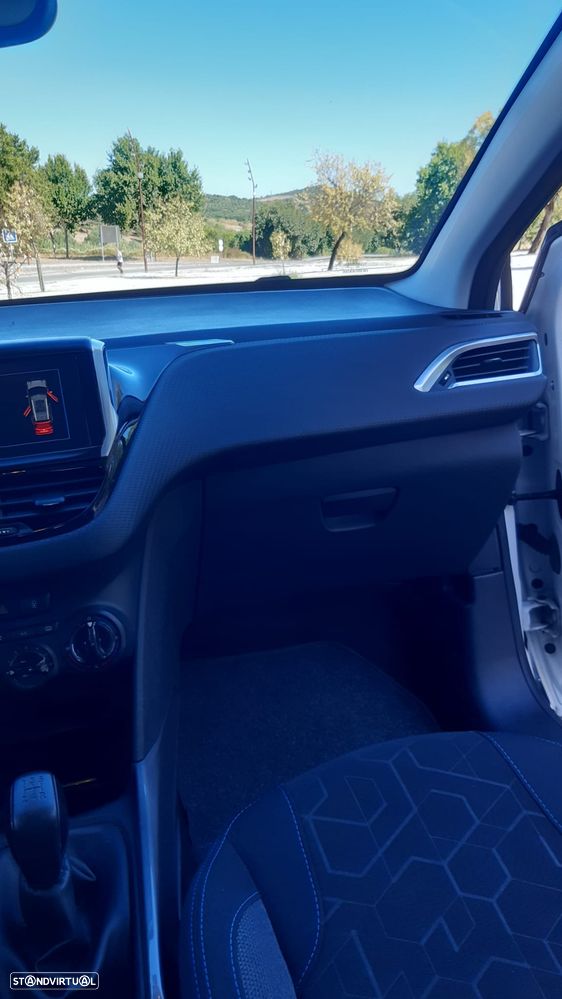 Peugeot 2008 1.2 PureTech Style - 8