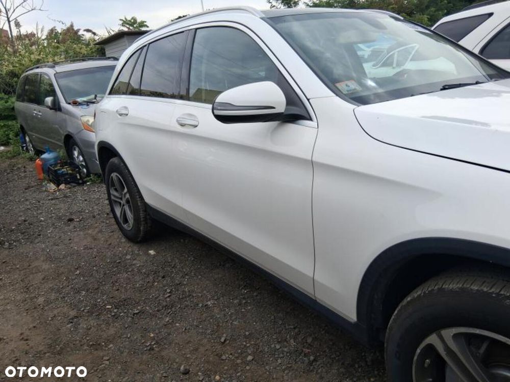 Mercedes-Benz GLC - 9