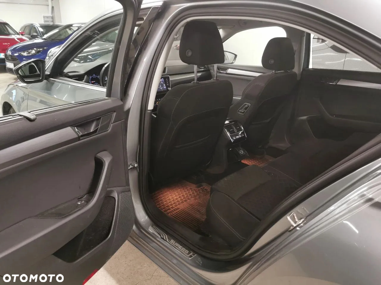 Skoda Superb 2.0 TDI SCR Style DSG - 8