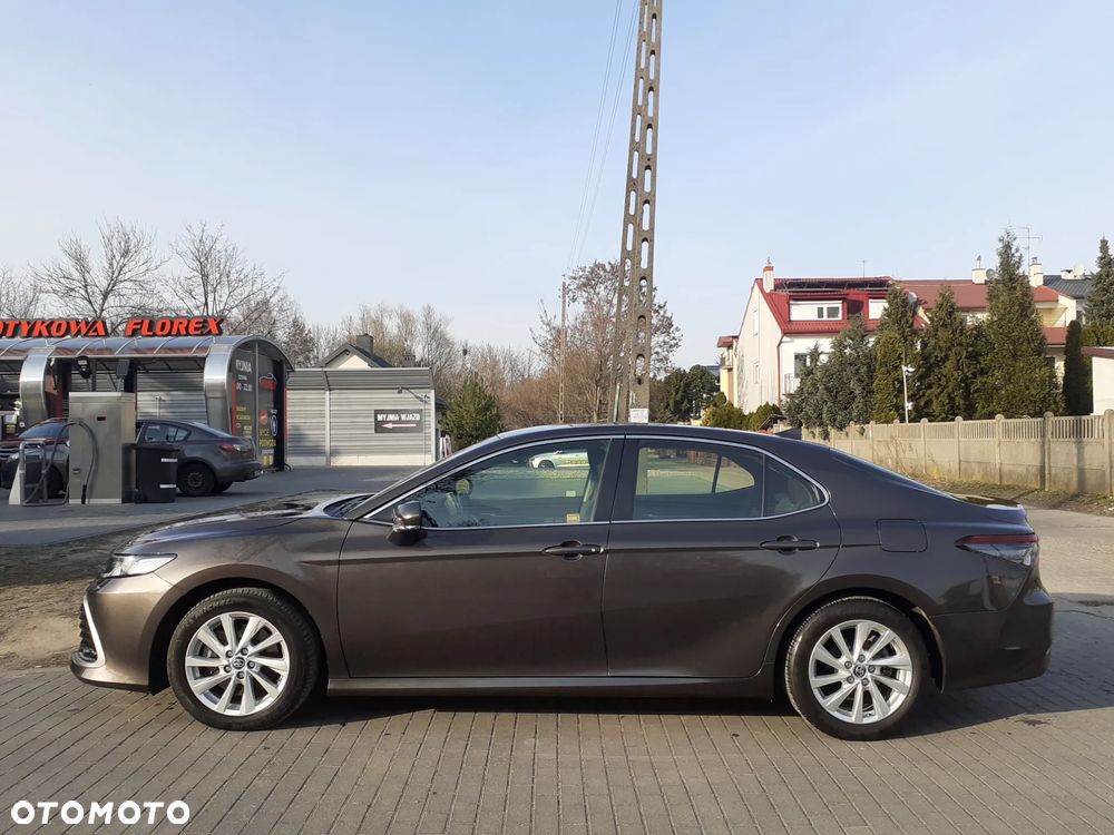 Toyota Camry 2.5 Hybrid Comfort CVT - 2