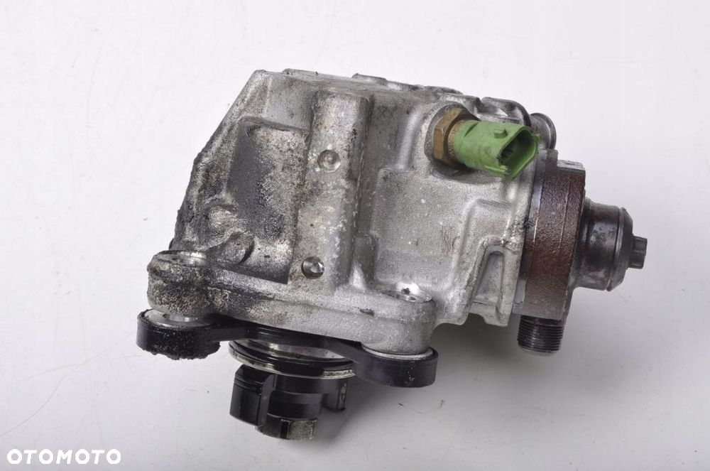 V40 II 2.0 D4  POMPA WTRYSKOWA 31372081 0445010681 - 8