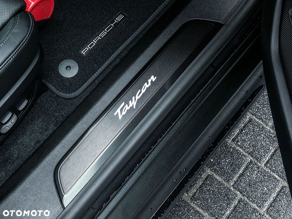 Porsche Taycan 105kWh Black Edition - 30