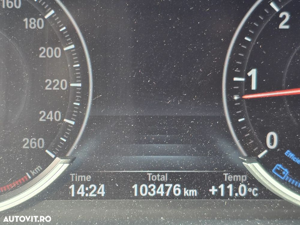 BMW Seria 5 520d Aut. Luxury Line - 23