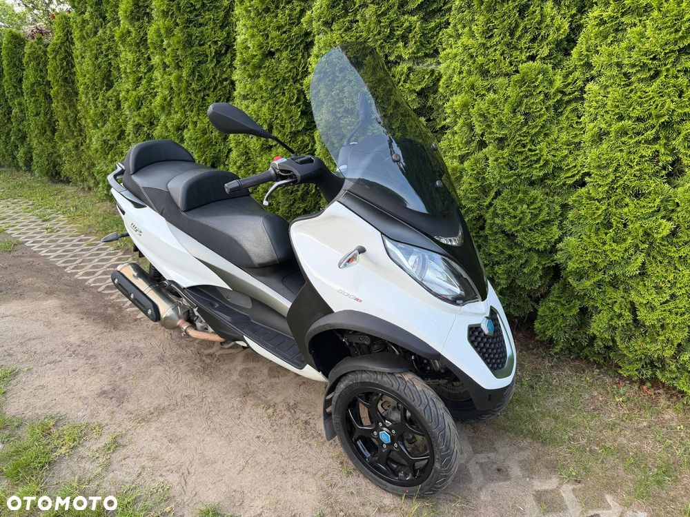 Piaggio MP-3 - 4