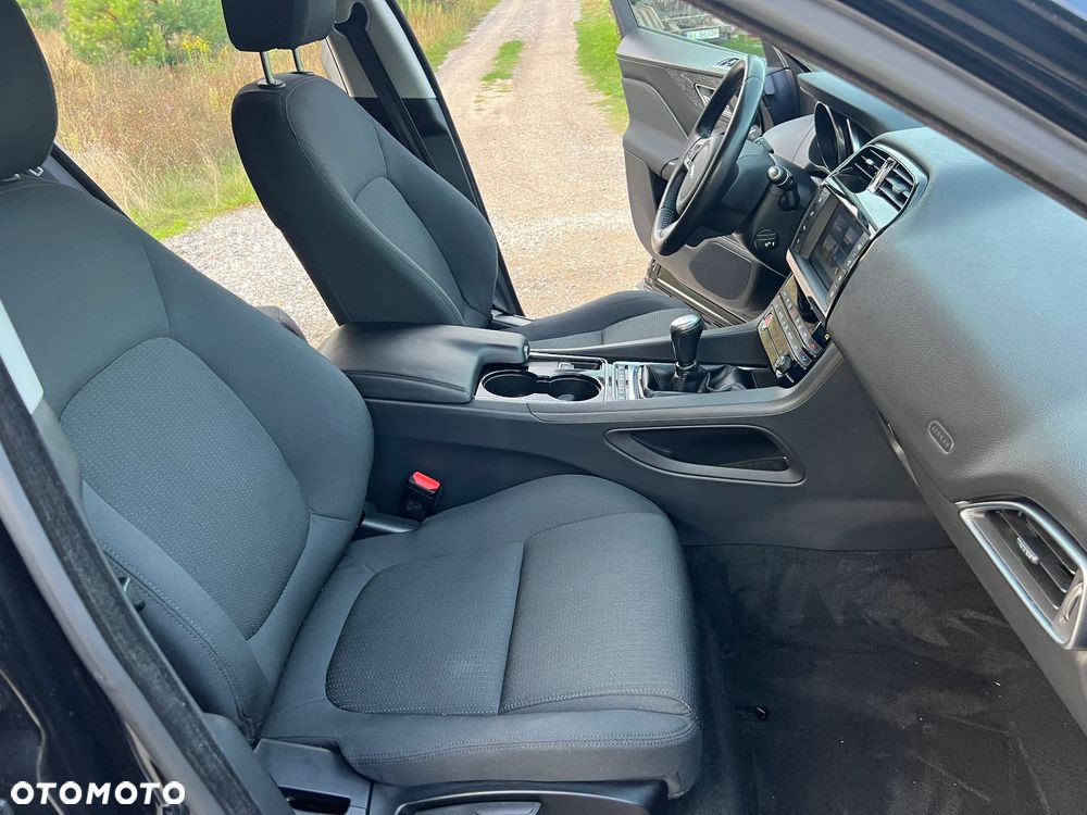 Jaguar F-Pace 2.0 i4D AWD Pure - 21