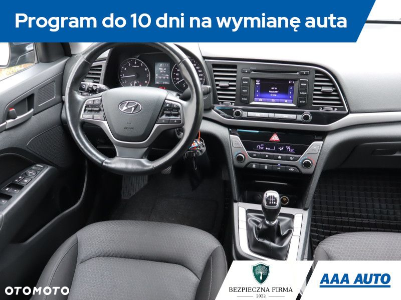 Hyundai Elantra - 8