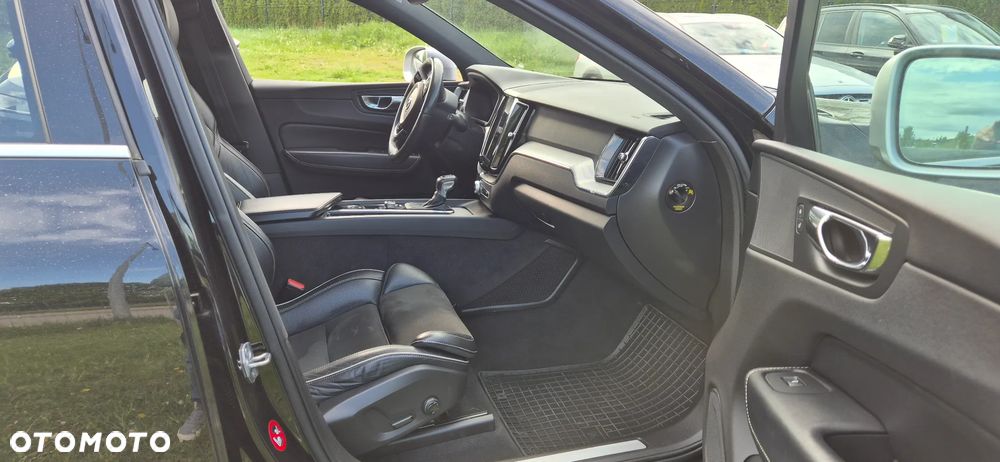 Volvo XC 60 D4 SCR AWD R-Design - 12
