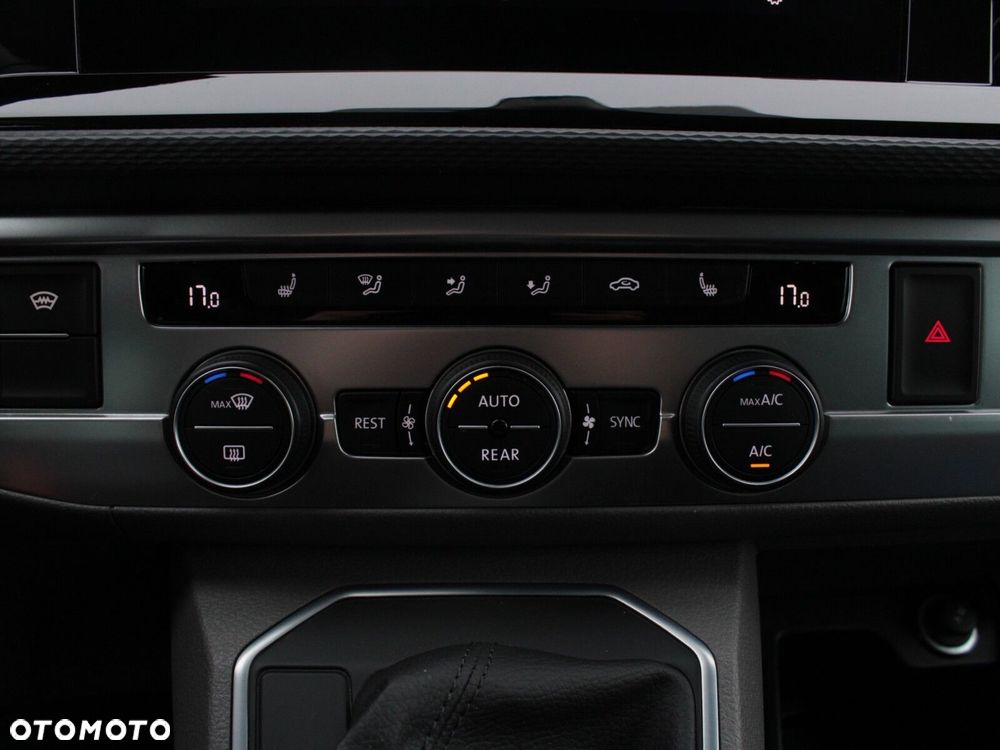 Volkswagen Caravelle - 24