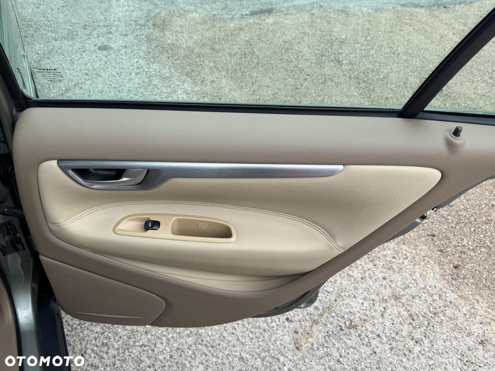 Volvo S60 2.4D Momentum - 17