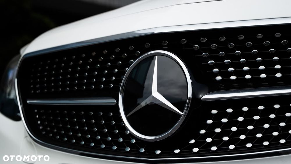 Mercedes-Benz Klasa E 200 9G-TRONIC AMG Line - 23