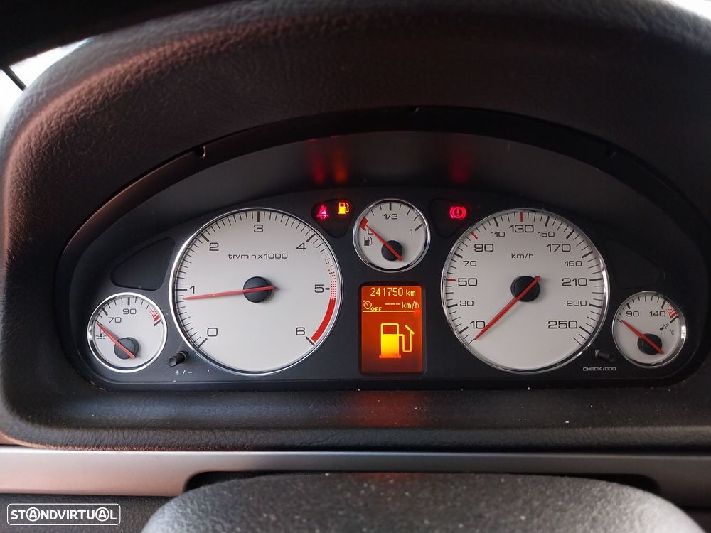 Peugeot 407 SW 1.6 HDi Premium - 6