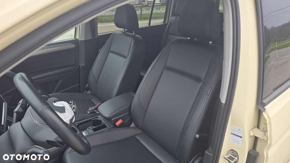 Volkswagen Touran - 10