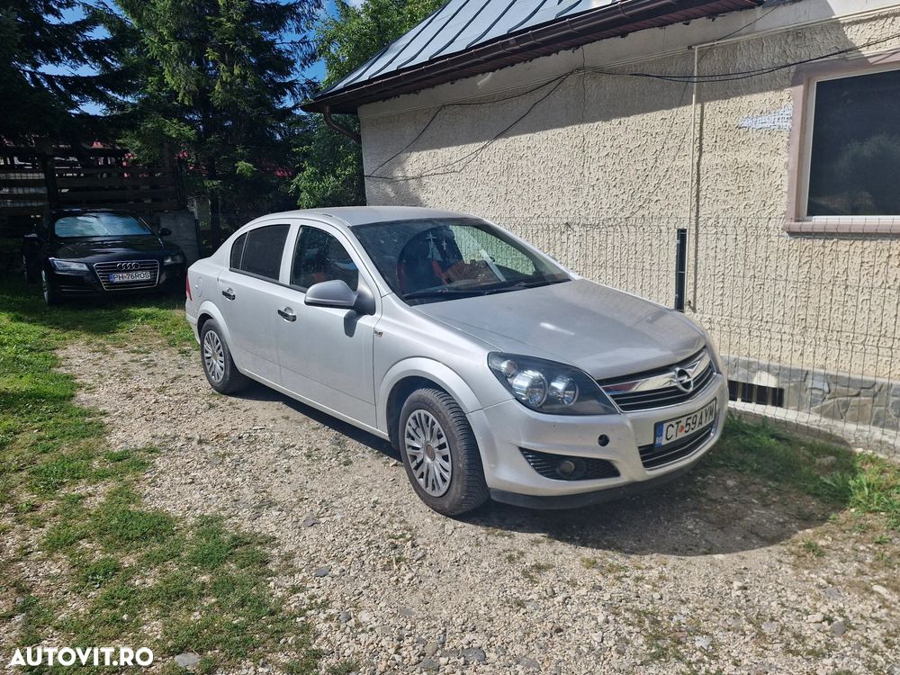 Opel Astra 1.6i Essentia - 2