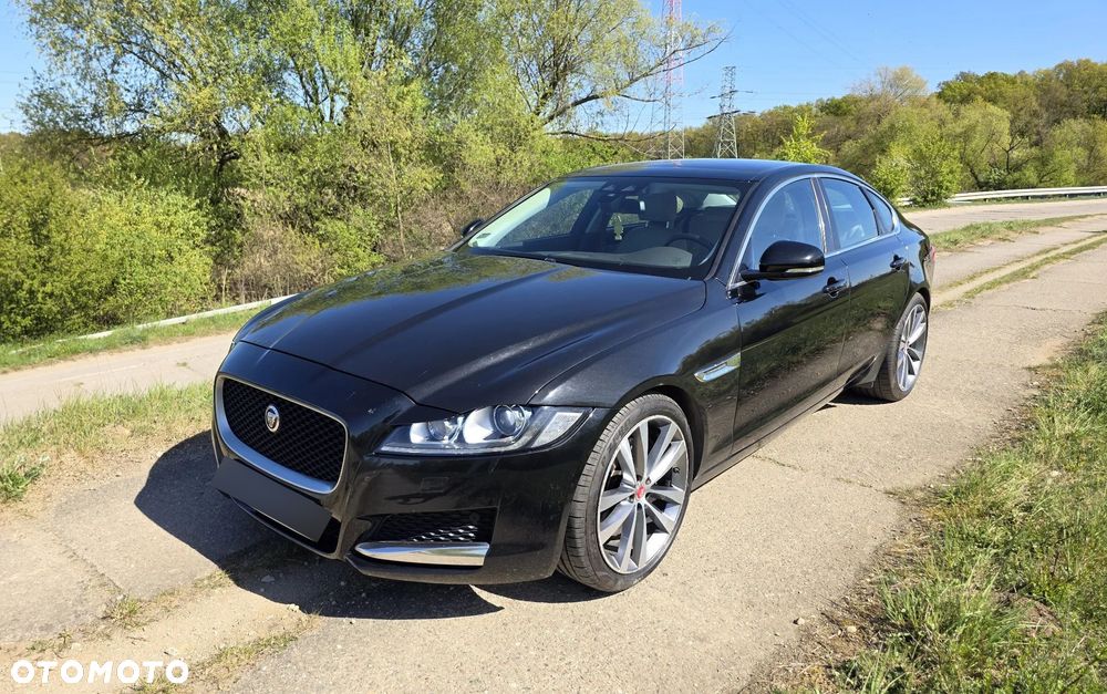 Jaguar XF 3.0 TDV6 300 Sport - 9