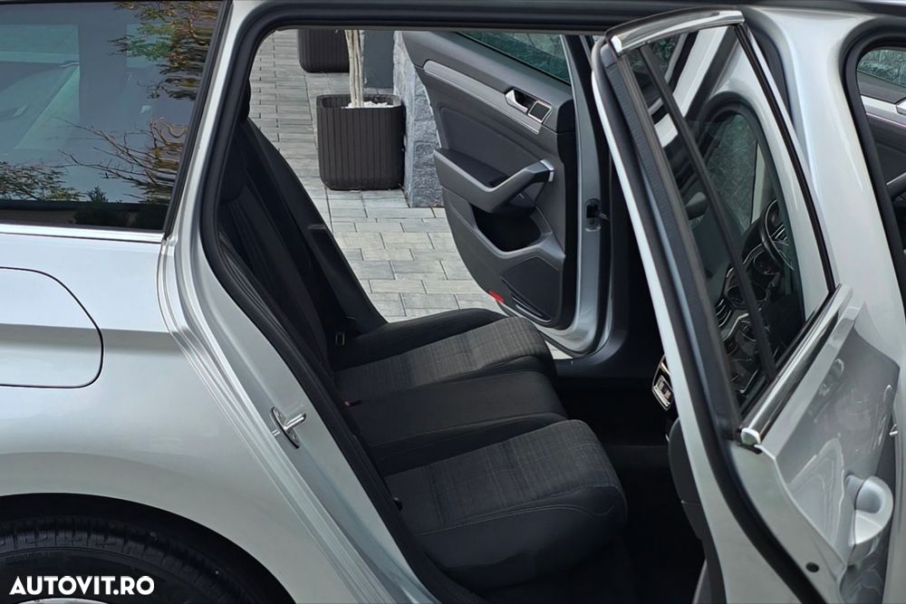 Volkswagen Passat 1.6 TDI SCR DSG Business - 13