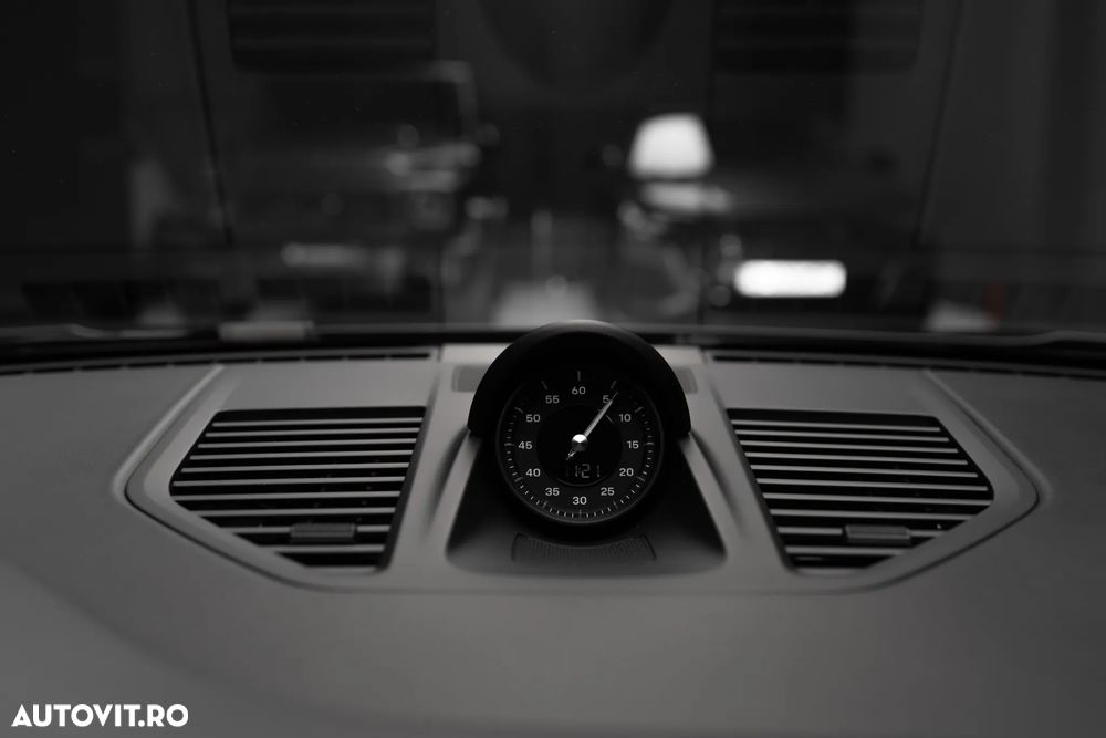 Porsche 911 4 GTS PDK - 16