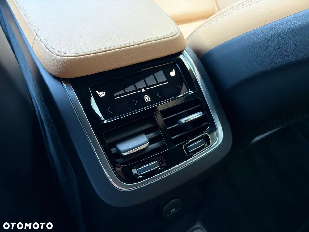 Volvo XC 90 T8 AWD Plug-In Hybrid Plus Bright 7os - 23
