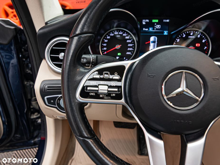 Mercedes-Benz Klasa C 300 9G-TRONIC - 16