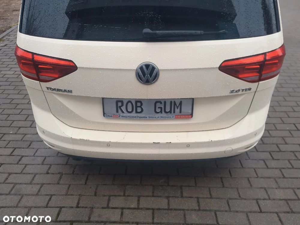 Volkswagen Touran - 16