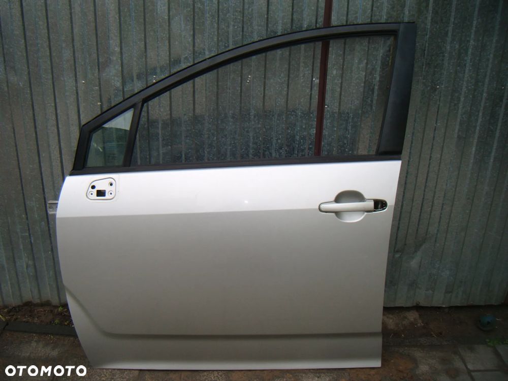 toyota corolla verso 05r drzwi lewy  przód - 1
