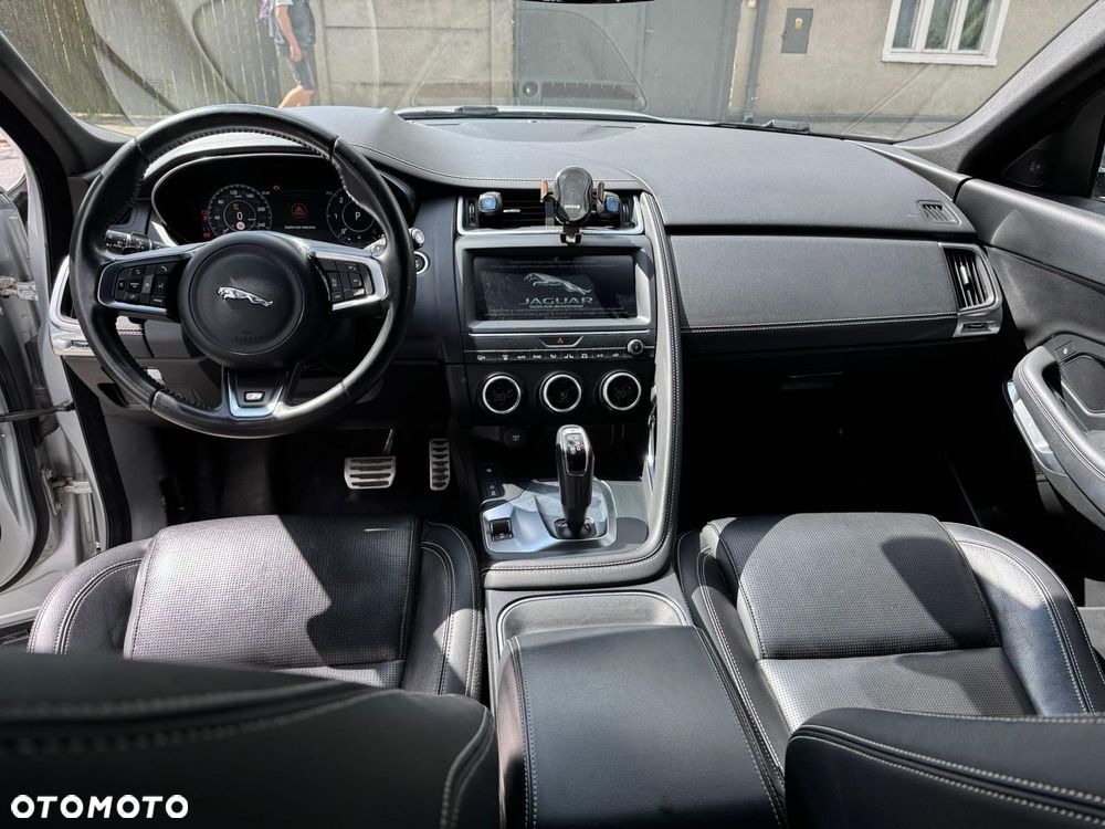 Jaguar E-Pace D150 AWD R-Dynamic - 12