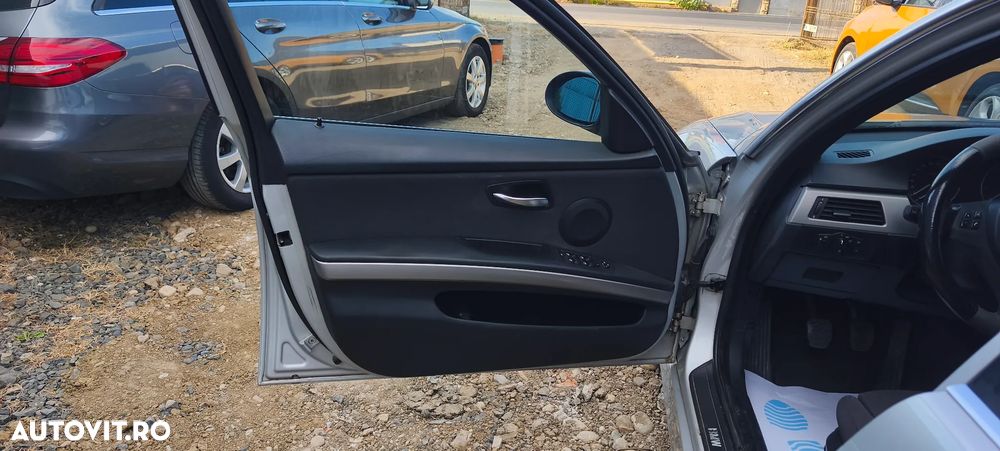 BMW Seria 3 325xi - 19