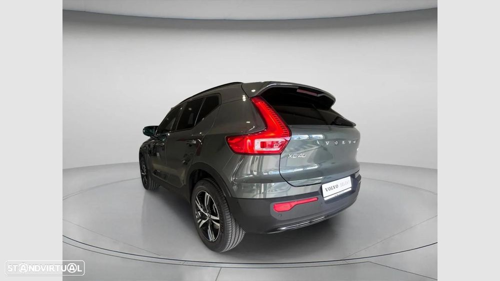 Volvo XC 40 2.0 B3 Plus Dark - 7