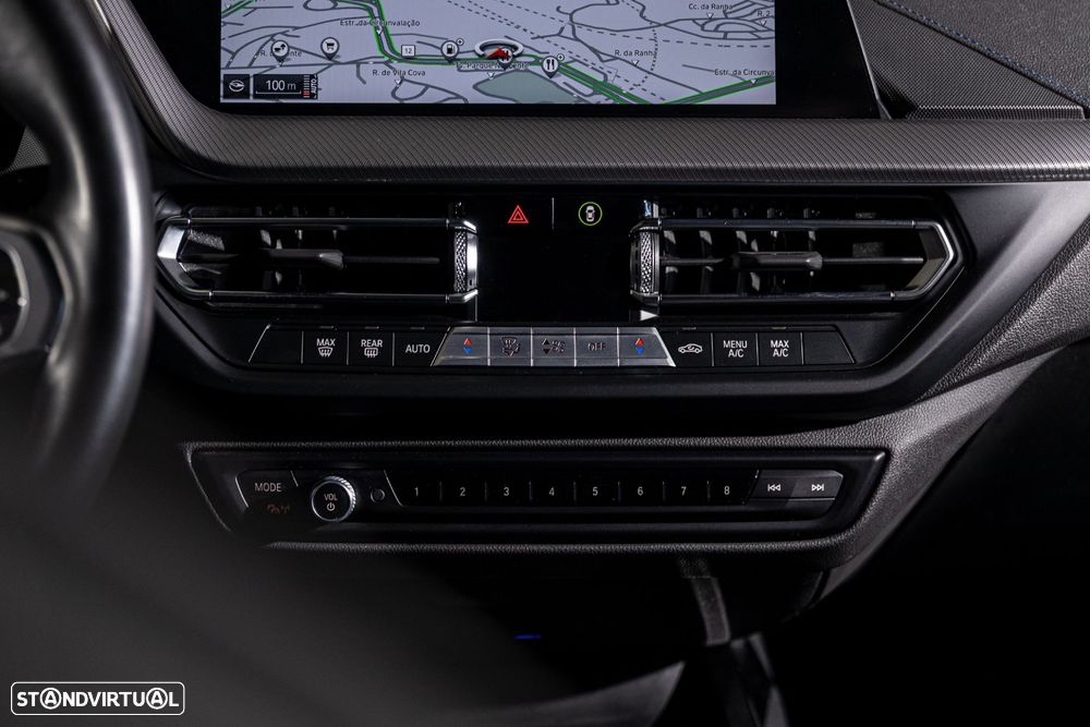 BMW 118 i Pack Desportivo M Auto - 24