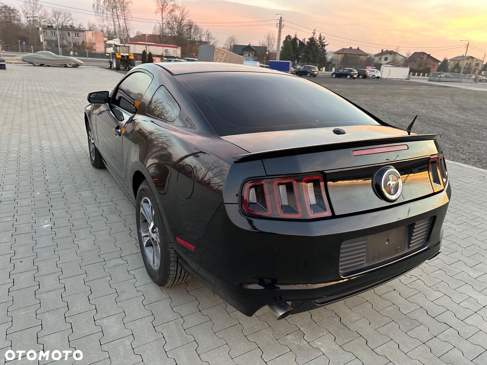 Ford Mustang 3.7 V6 Premium - 11