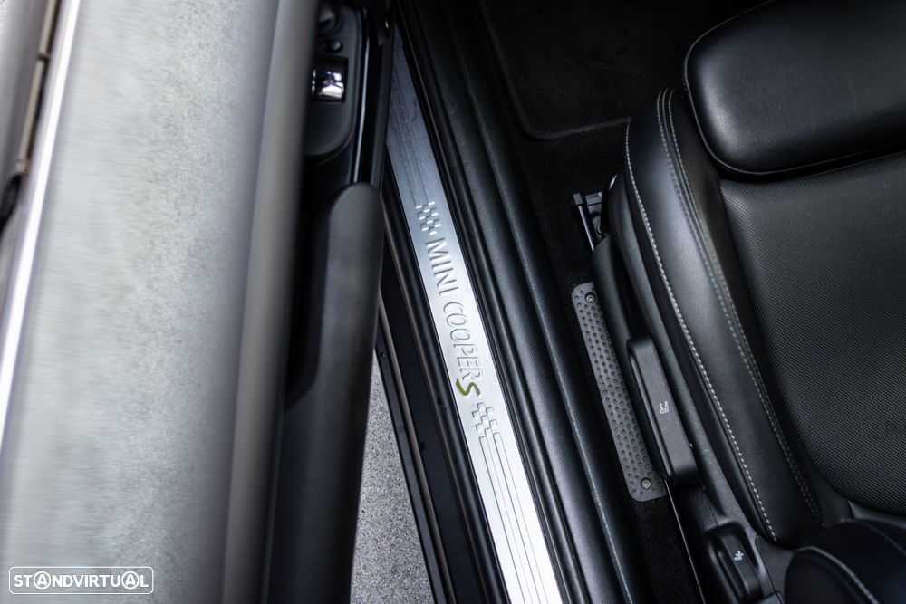 MINI 3 Portas Cooper E Classic S - 28