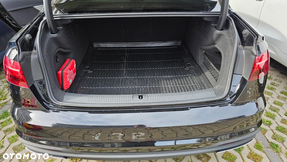 Audi A4 Limousine - 20