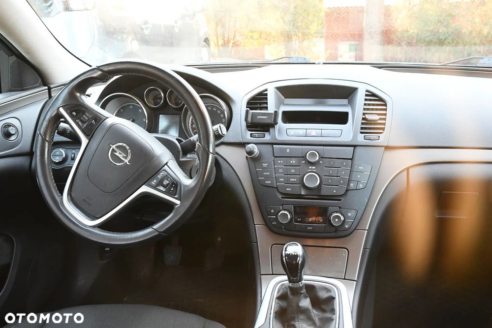 Opel Insignia 2.0 CDTI - 19