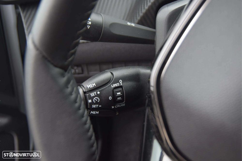 Peugeot e-2008 54 kWh Active - 29