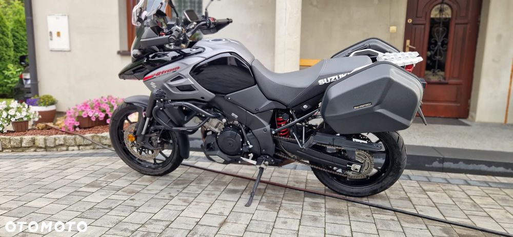 Suzuki V-STROM - 20