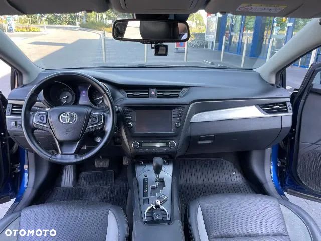 Toyota Avensis 1.8 Premium MS - 9