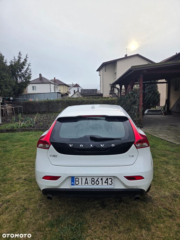 Volvo V40 T3 - 3