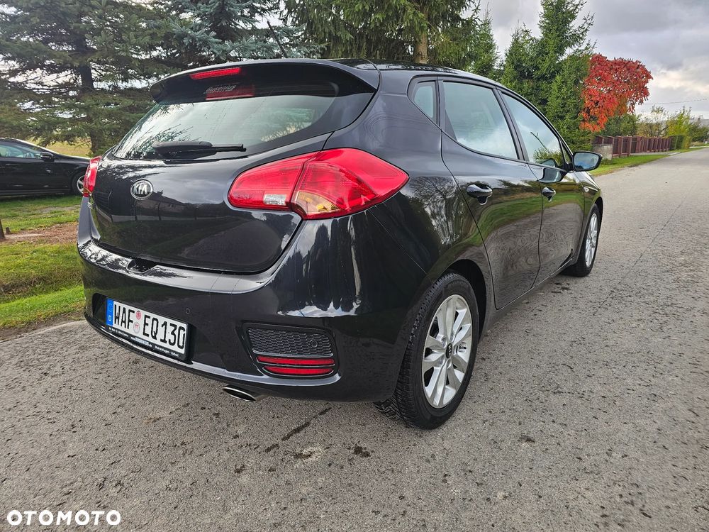 Kia Ceed 1.4 CVVT UEFA EURO 2016 - 31