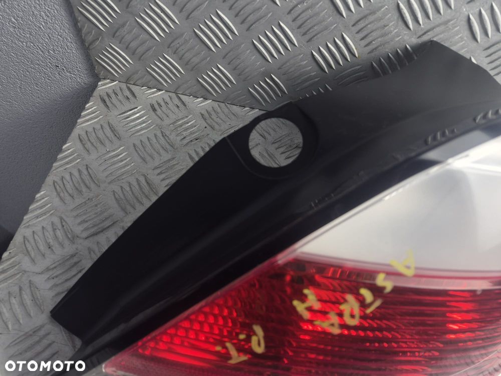 Lampa tylna Lewa strona Opel Astra H 24451835 - 4