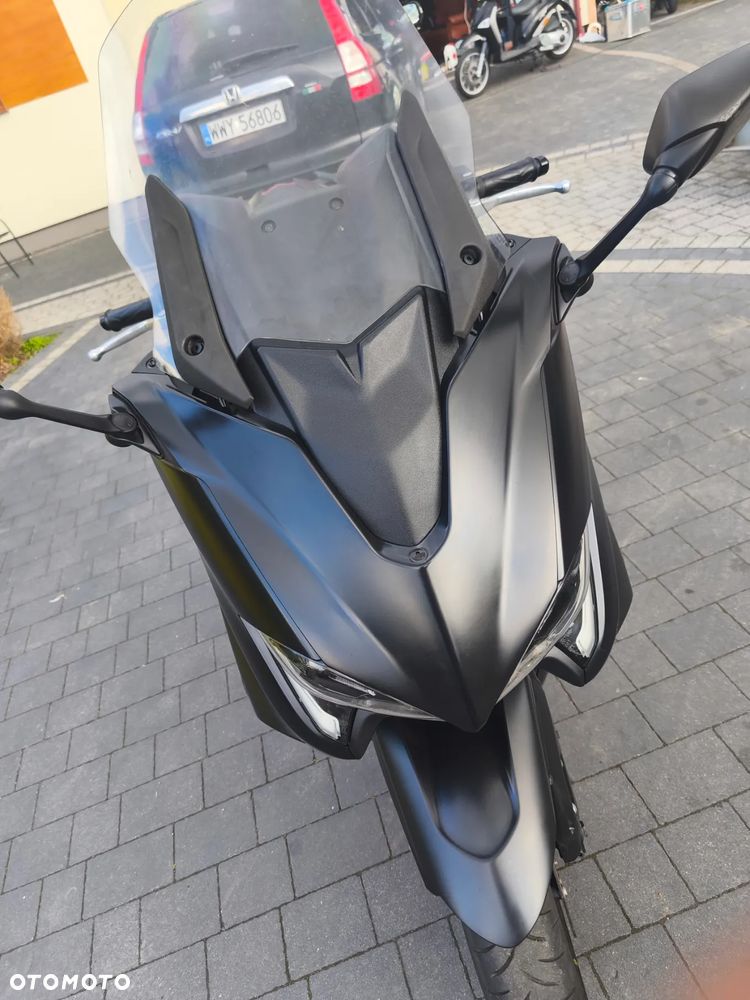 Yamaha Tmax - 15