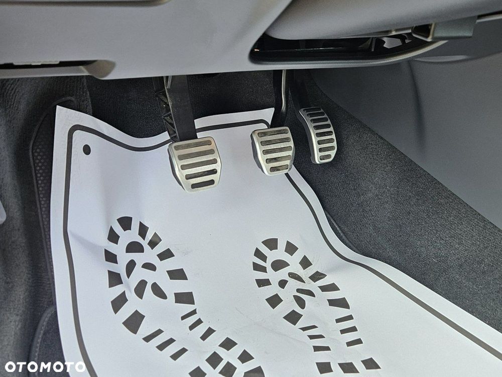 Volvo V60 D4 R-Design Momentum - 34