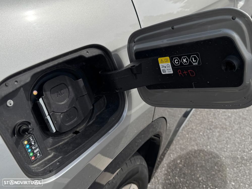 BMW iX1 eDrive20 xLine - 19