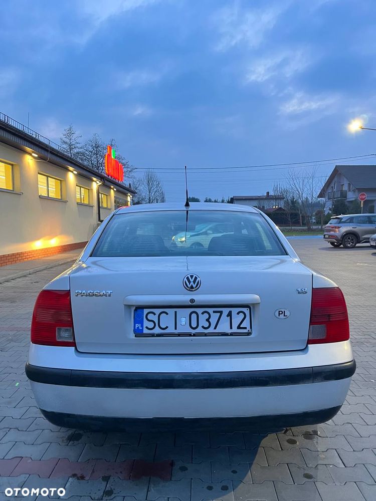 Volkswagen Passat 1.8 - 2