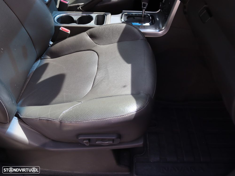 Nissan Navara 3.0 dCi V6 CD LE AT 4WD - 17