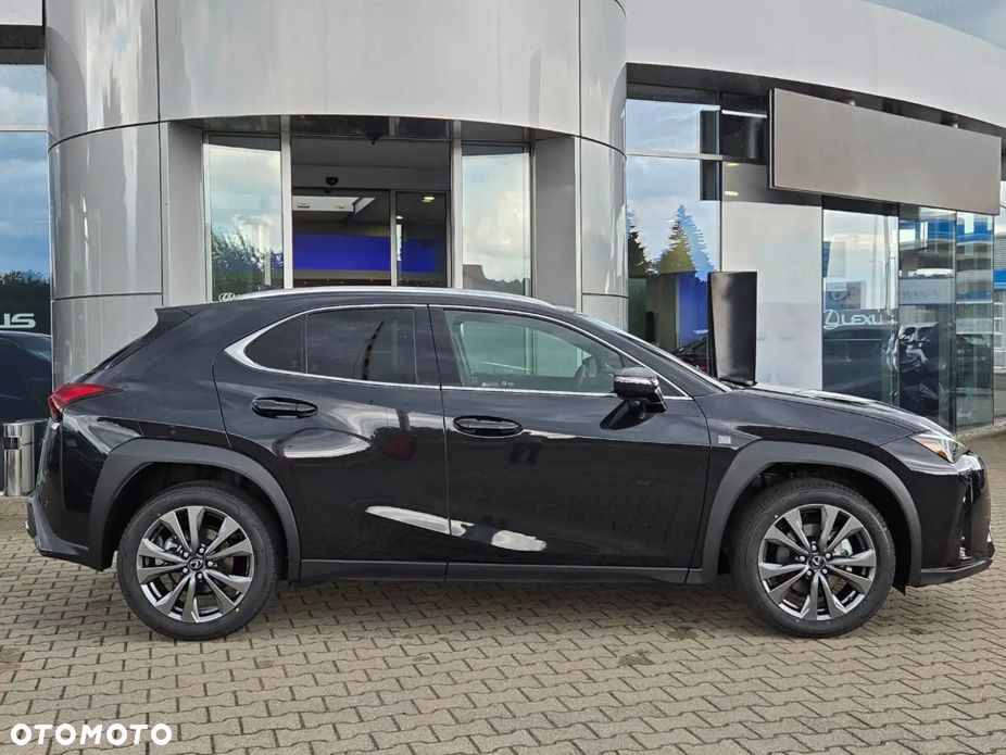 Lexus UX 300h F Sport Design - 4