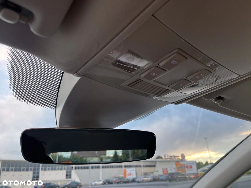 Volkswagen Passat 2.0 TDI BMT Comfortline - 25