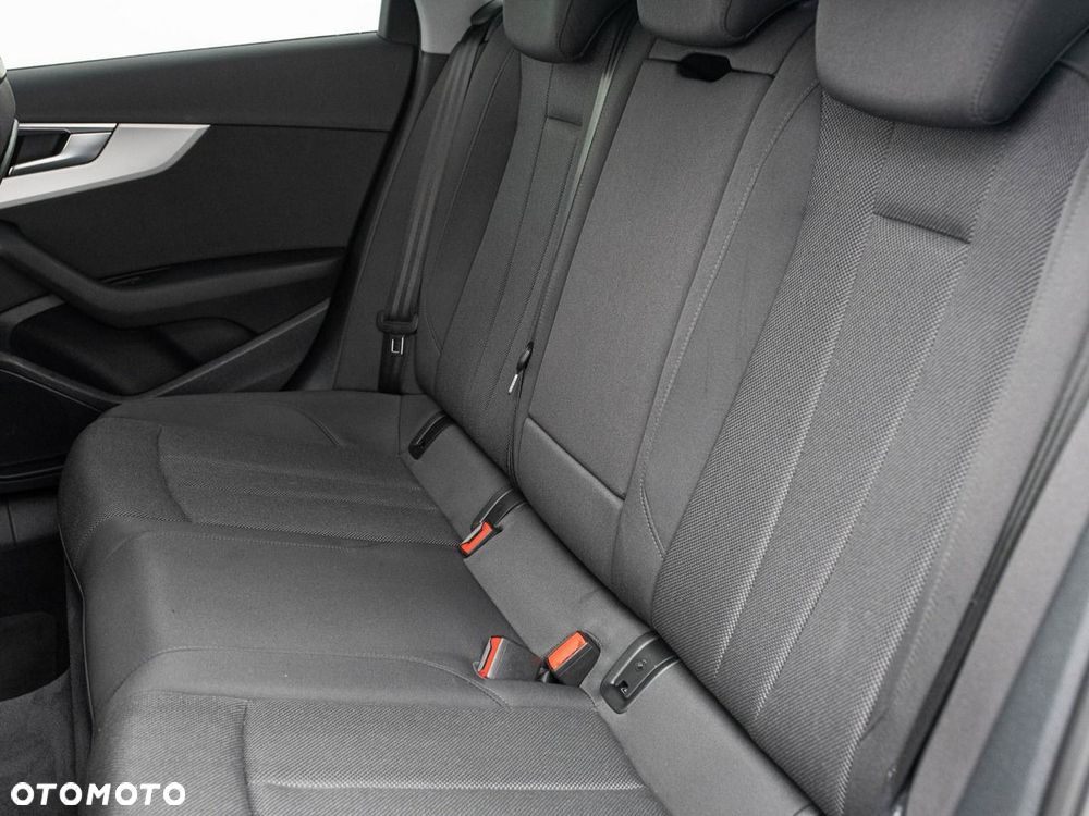 Audi A4 Avant 35 TDI mHEV S Line S tronic - 26