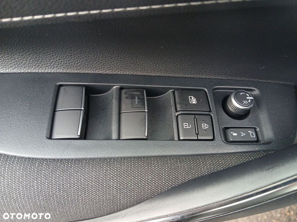 Toyota Corolla 2.0 Hybrid Comfort - 22