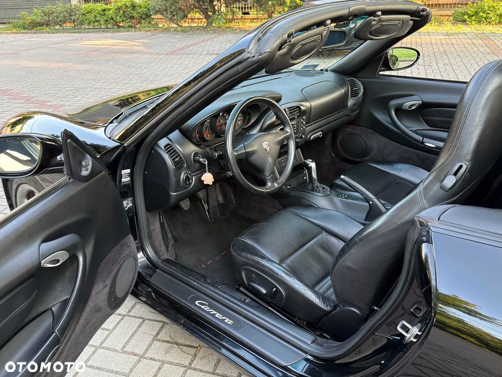 Porsche 911 Carrera - 27