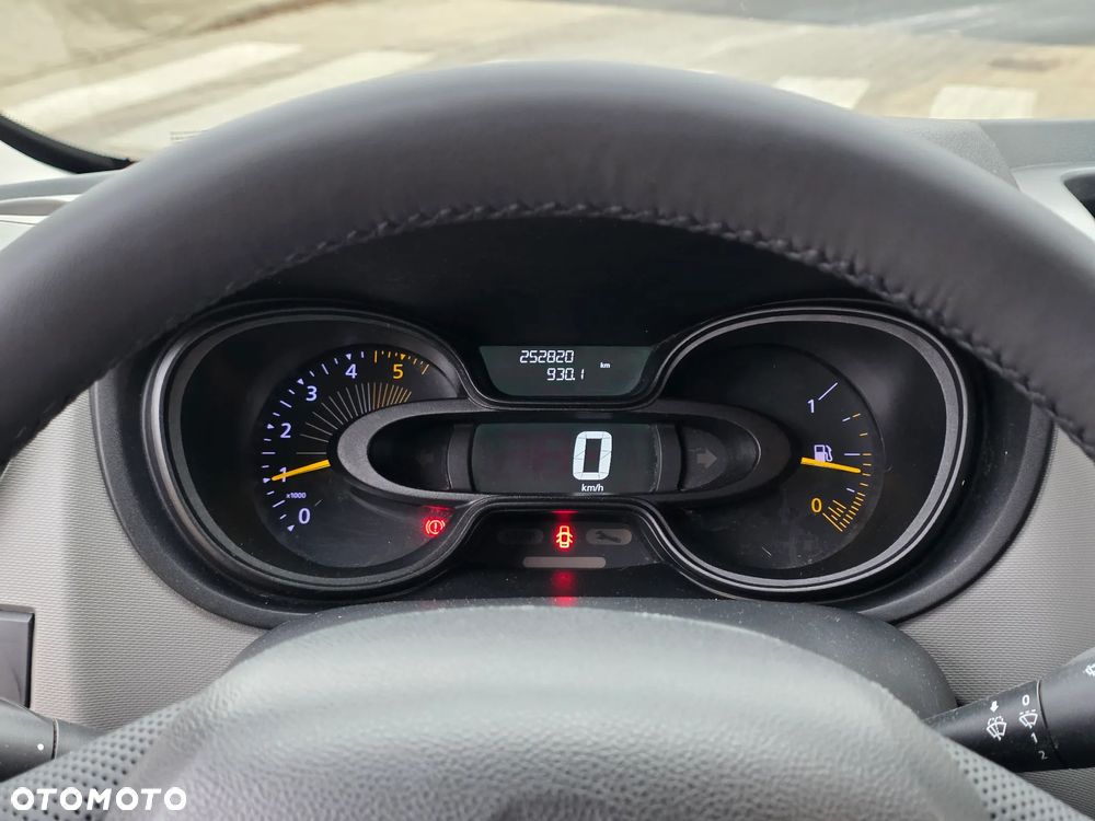 Renault Trafic - 13