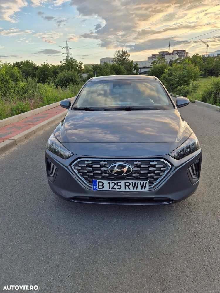 Hyundai IONIQ - 8